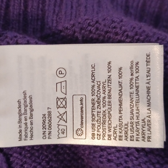 Divided "L'Amour" Crew Neck Sweater in Size Large - Picture 5 of 5